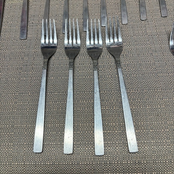 Continental -Japan-stainless flatware 19 Pieces dinner forks spoons - Picture 2 of 7